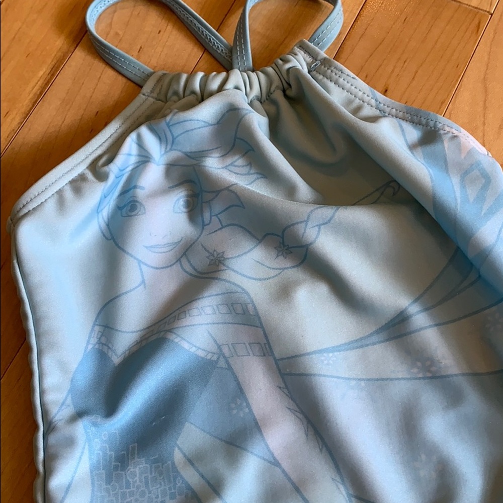 Elsa Swim 2 - Picture 2 of 3
